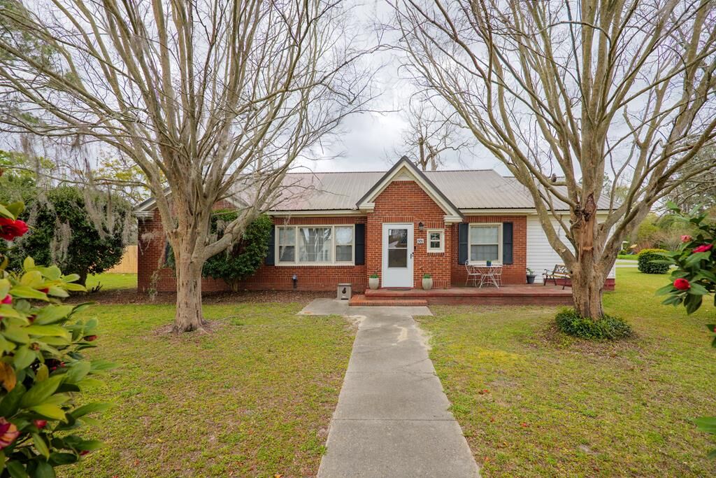 Property Photo:  501 Jackson St  GA 31639 