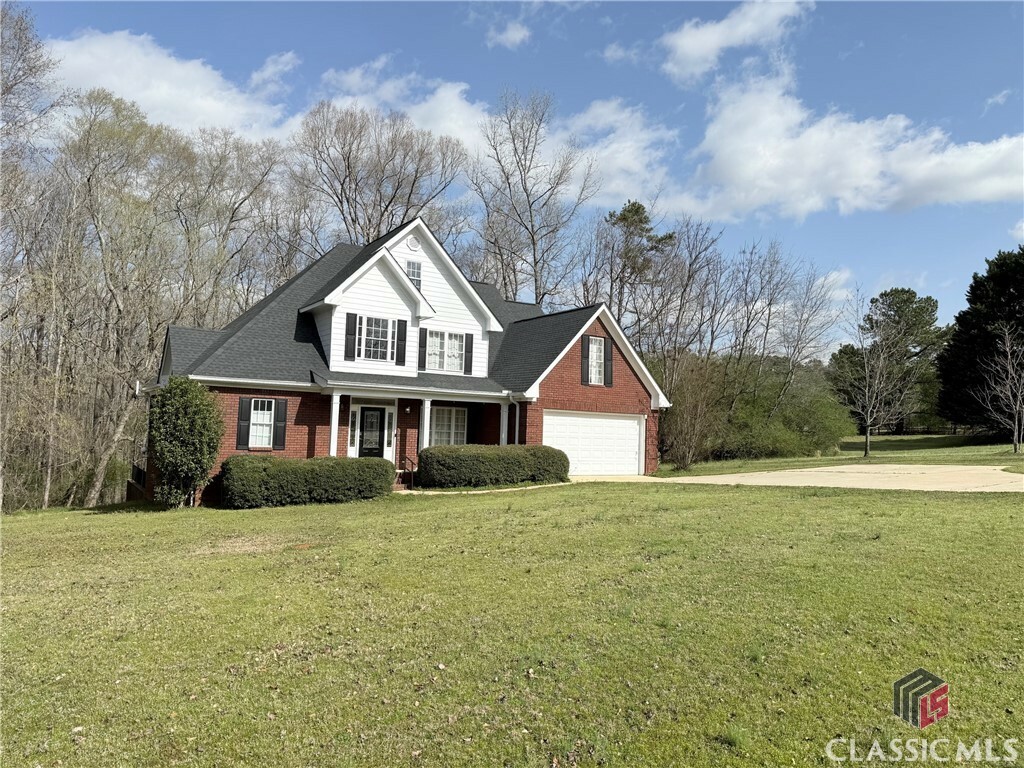 Property Photo: 395 Millstone Circle GA 30605