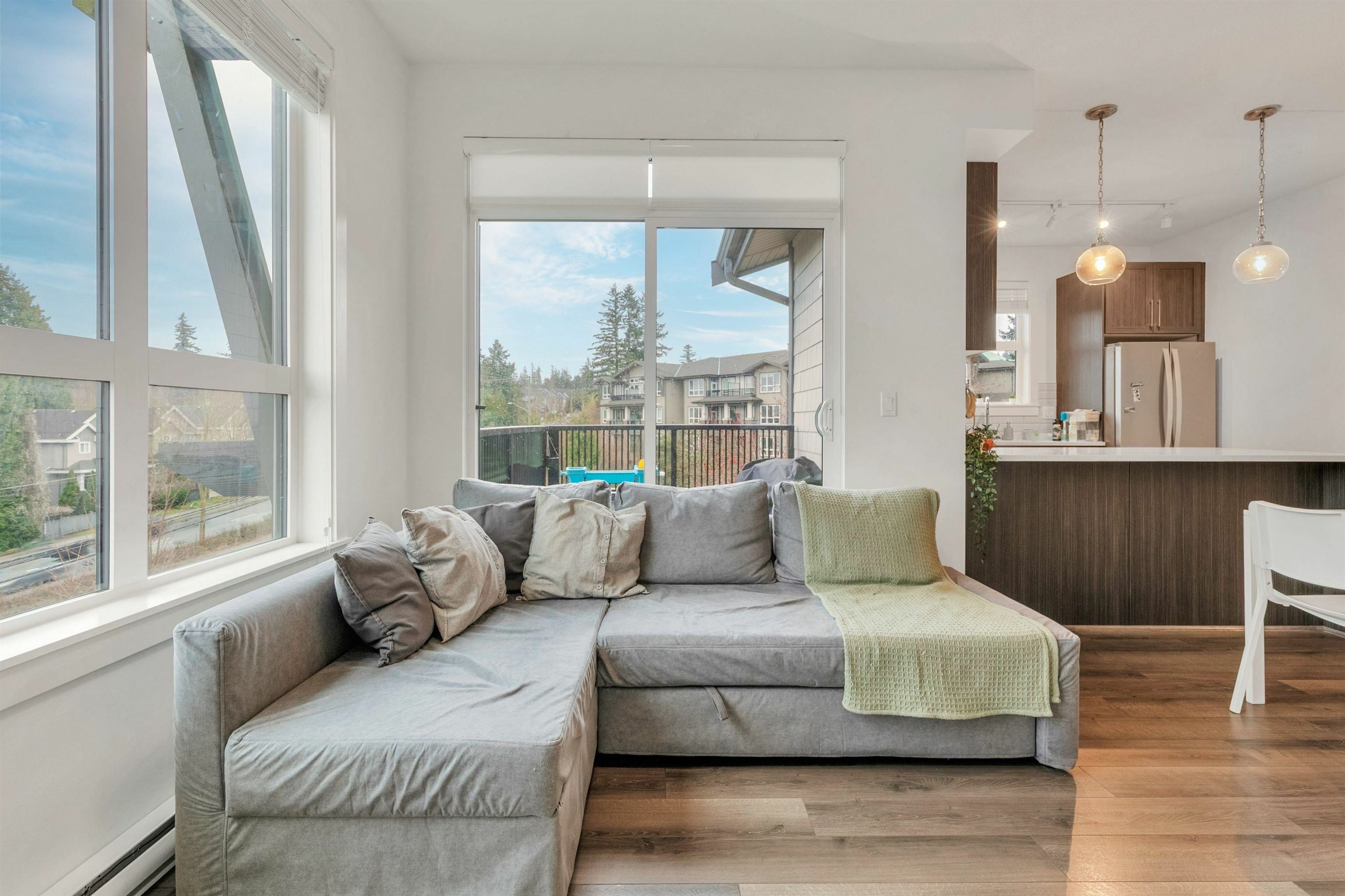 Property Photo: 2960 151 Street 404 BC V4P 1G9