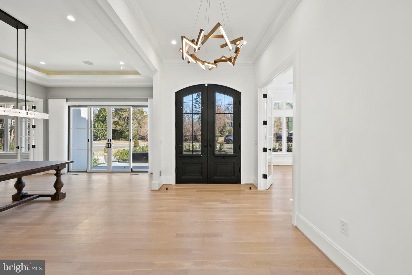 Property Photo: 1404 Kurtz Road VA 22101