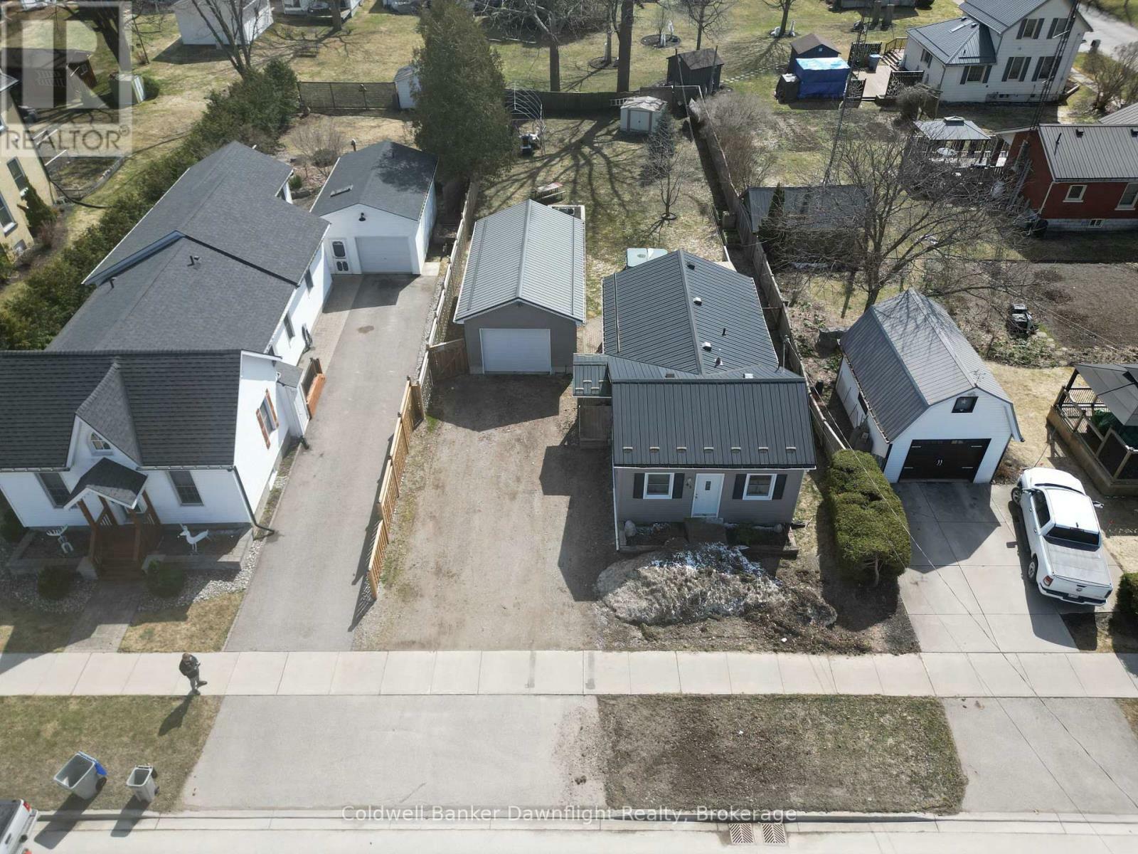 Property Photo: 85 Huron Street West ON N0M 1S2