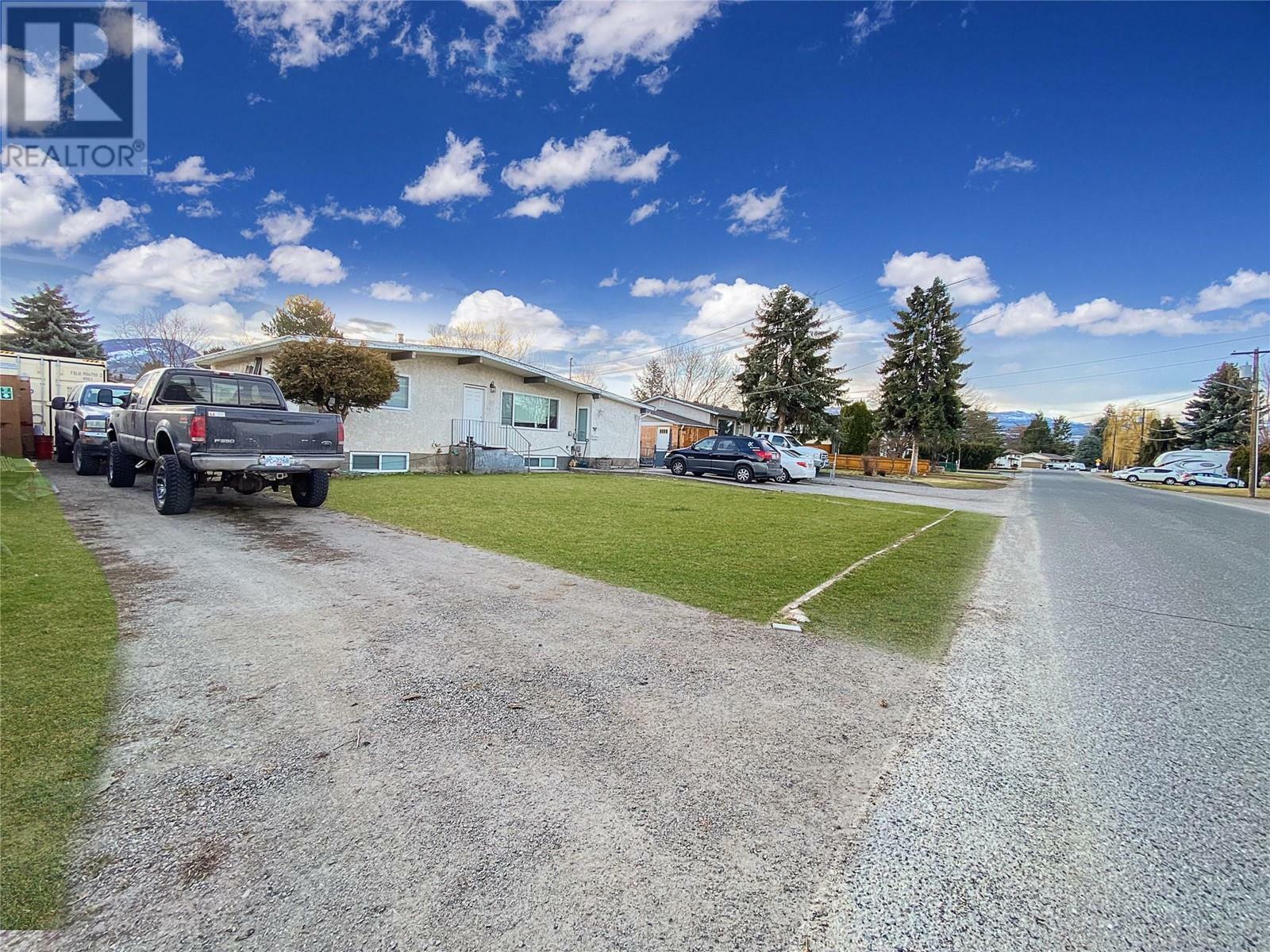 Property Photo:  195-215 Davie Road South  BC V1Y 6N8 