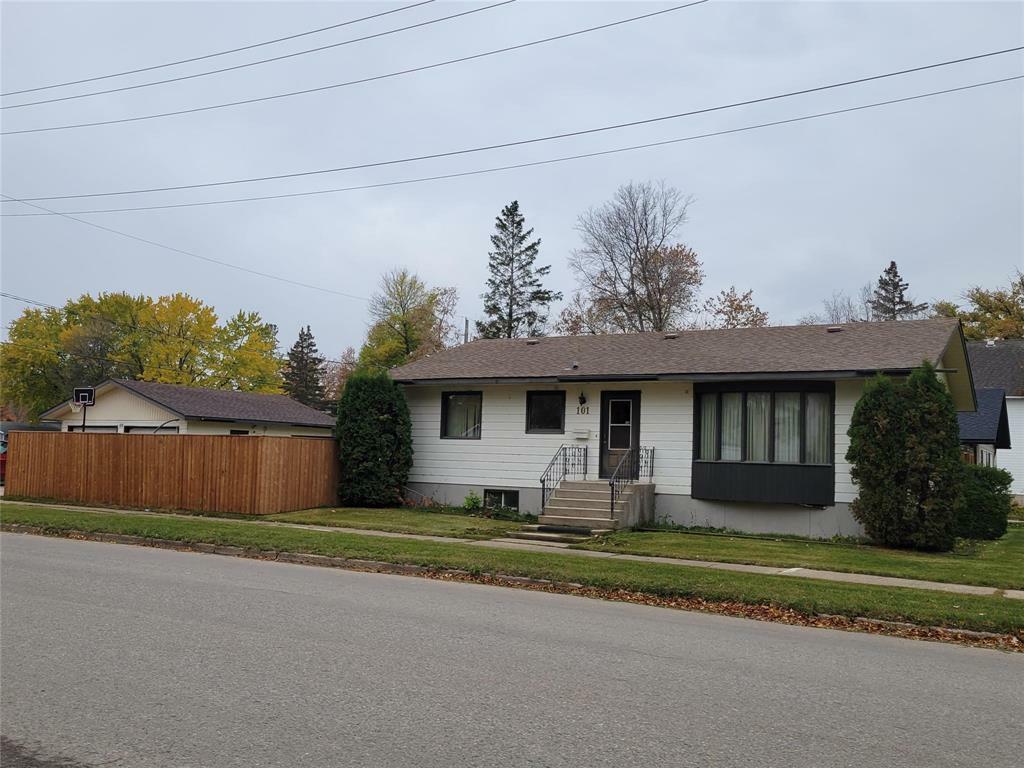 101 6th Avenue Northwest  Dauphin MB R7N 1J9 photo