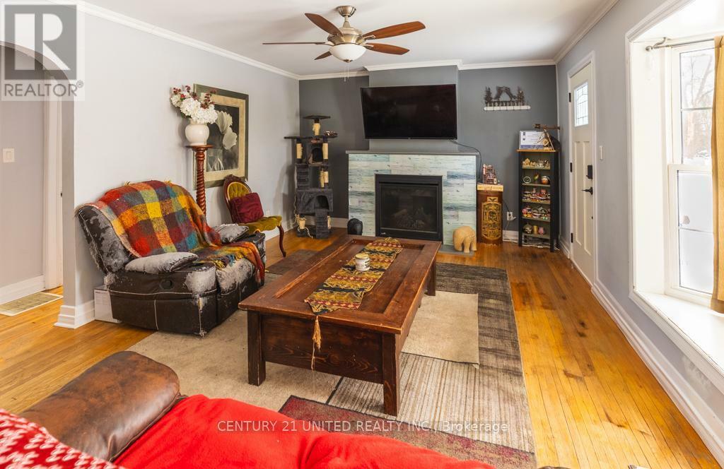 Property Photo: 1009 Ward Street ON K0L 1H0