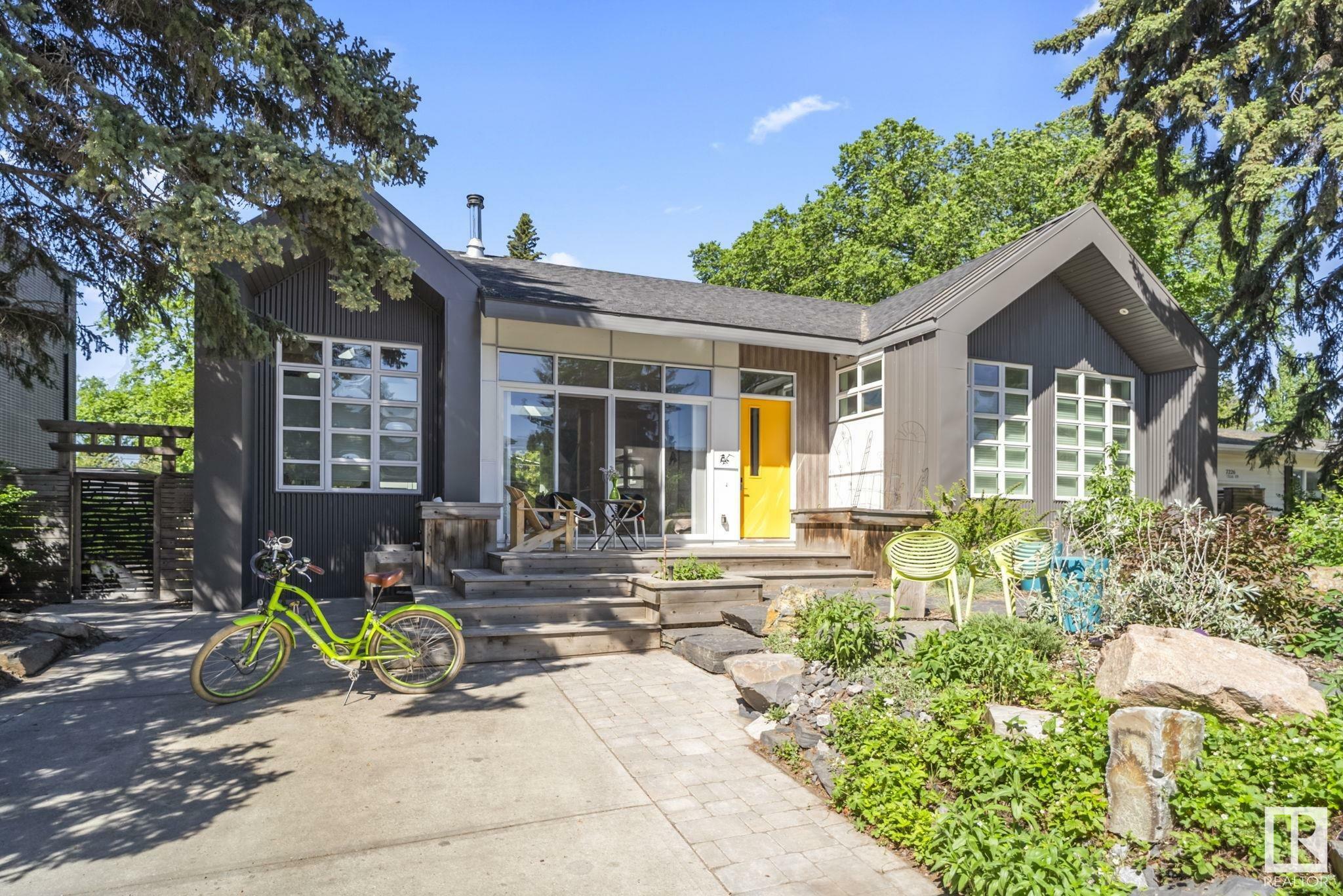 Property Photo:  7222 119 Street NW  AB T6G 1V6 