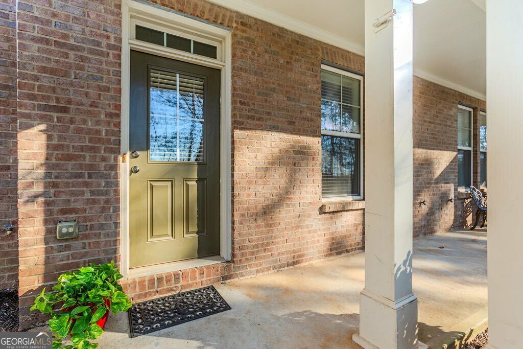 Property Photo: 507 Grove Field Court GA 30024