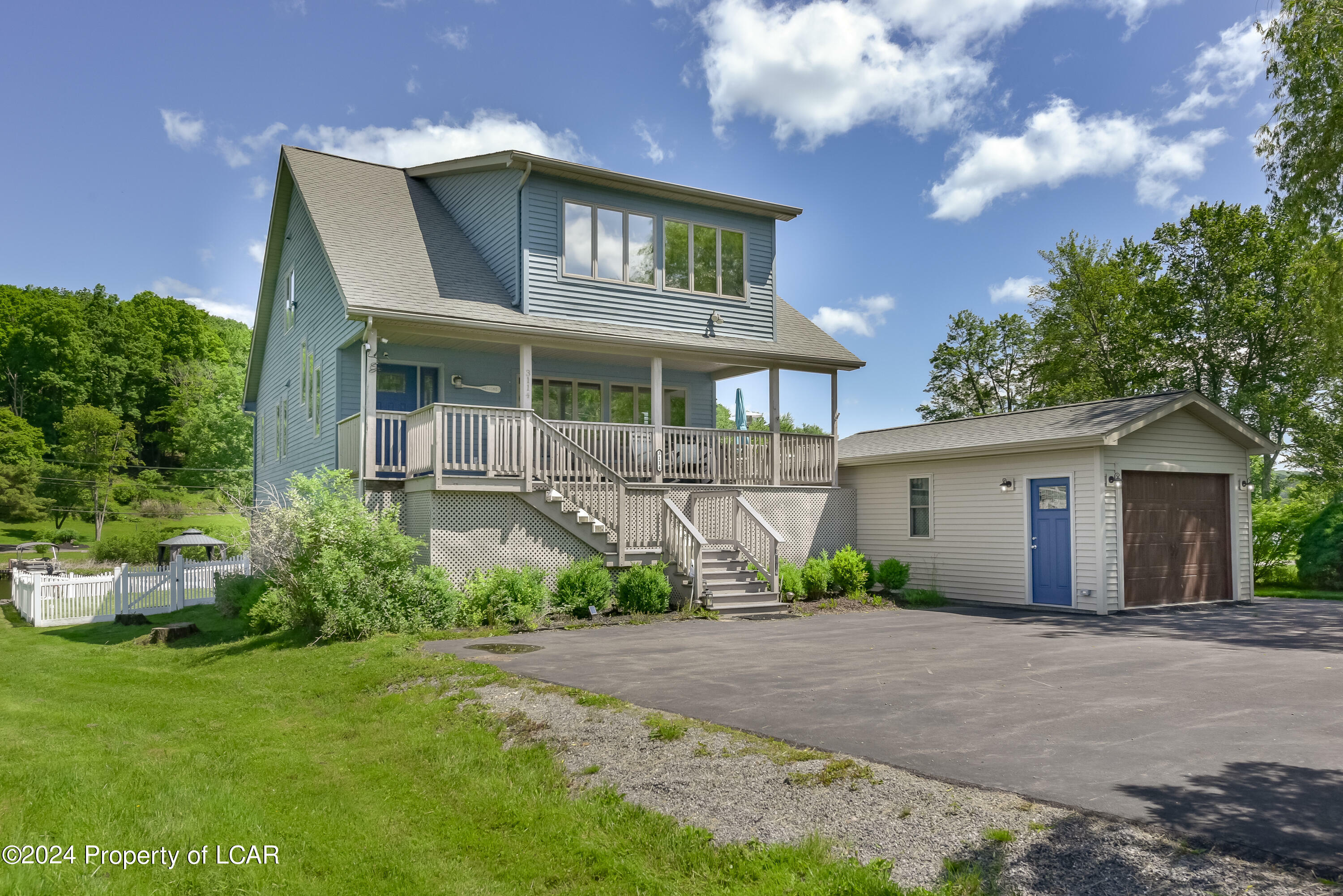 Property Photo: 3114 Lakeside Drive PA 18618