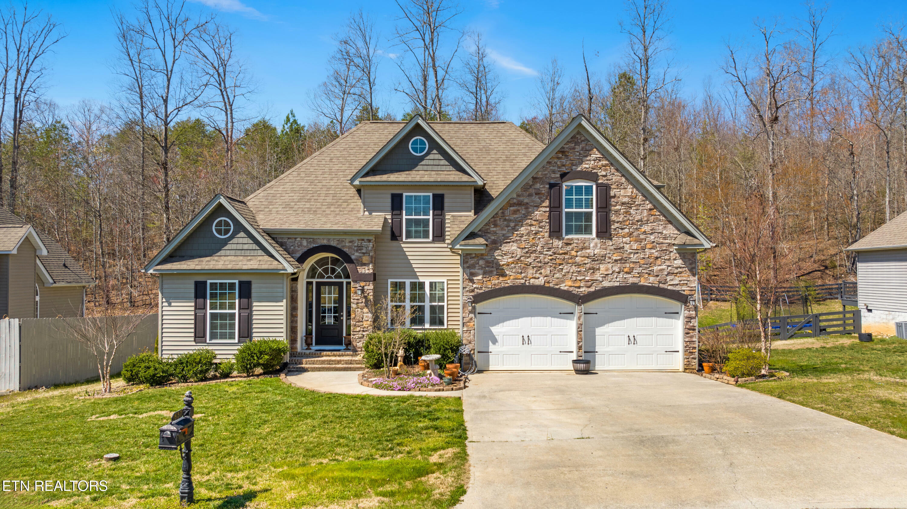 657 Oak Hills Drive  Lenoir City TN 37771 photo