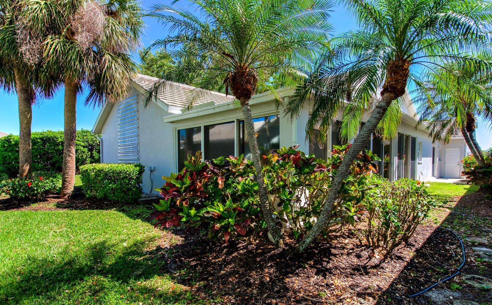 Property Photo: 1400 Colony Place FL 34292