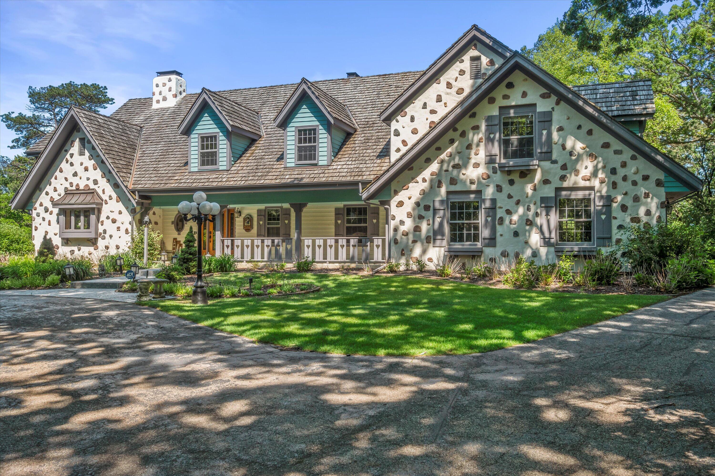 Property Photo: W335n5511 Island View Ln WI 53058