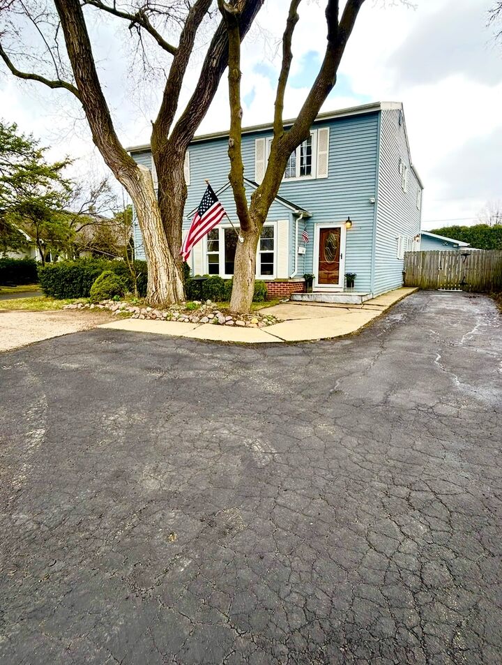 Property Photo: 1019 Rockland Road IL 60044