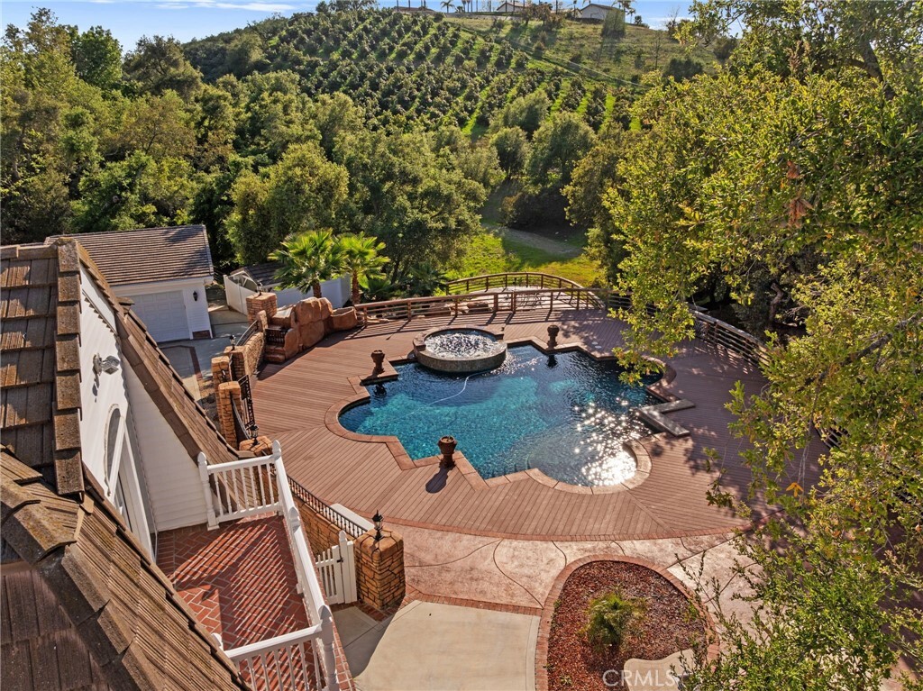 Property Photo:  45325 Via Vaquero  CA 92590 