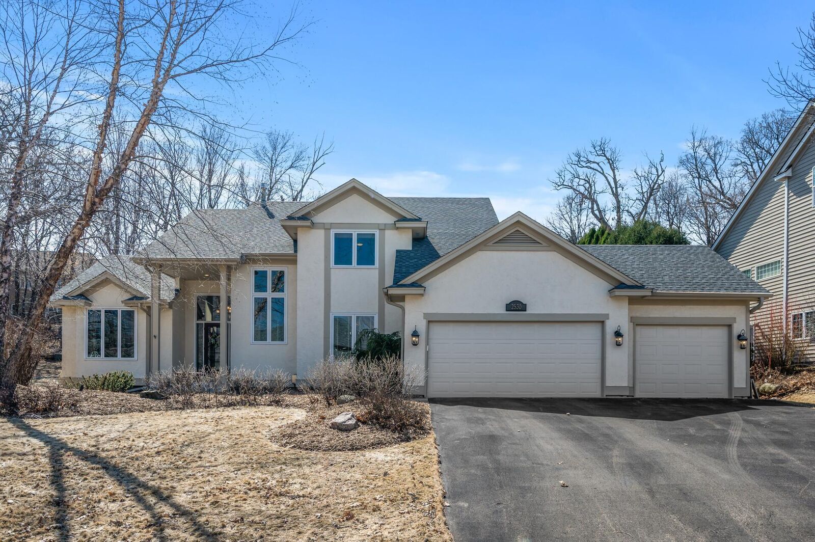 Property Photo:  2530 Bridle Creek Trail  MN 55317 
