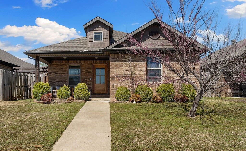 Property Photo:  3912 SW Capstone Avenue  AR 72712 
