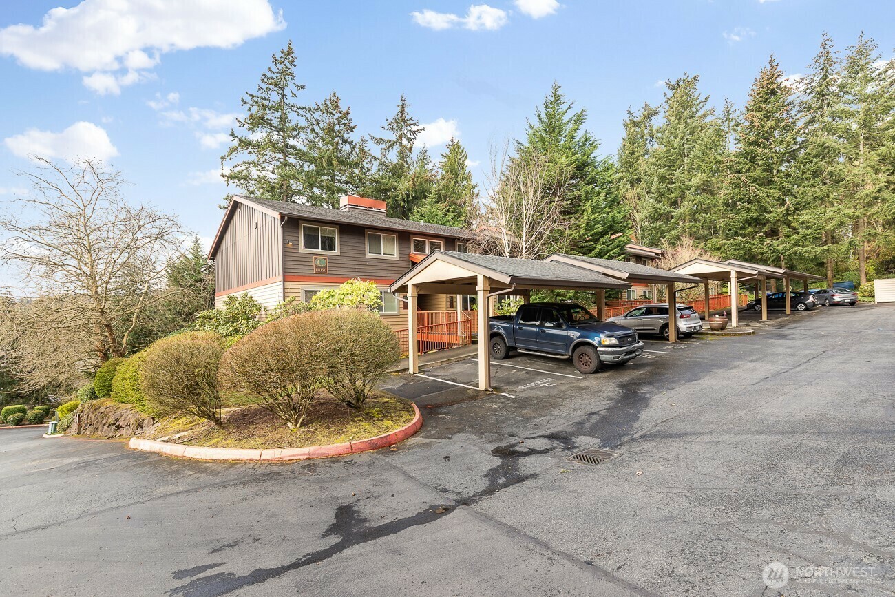 Property Photo: 11056 NE 33rd Place C2 WA 98004