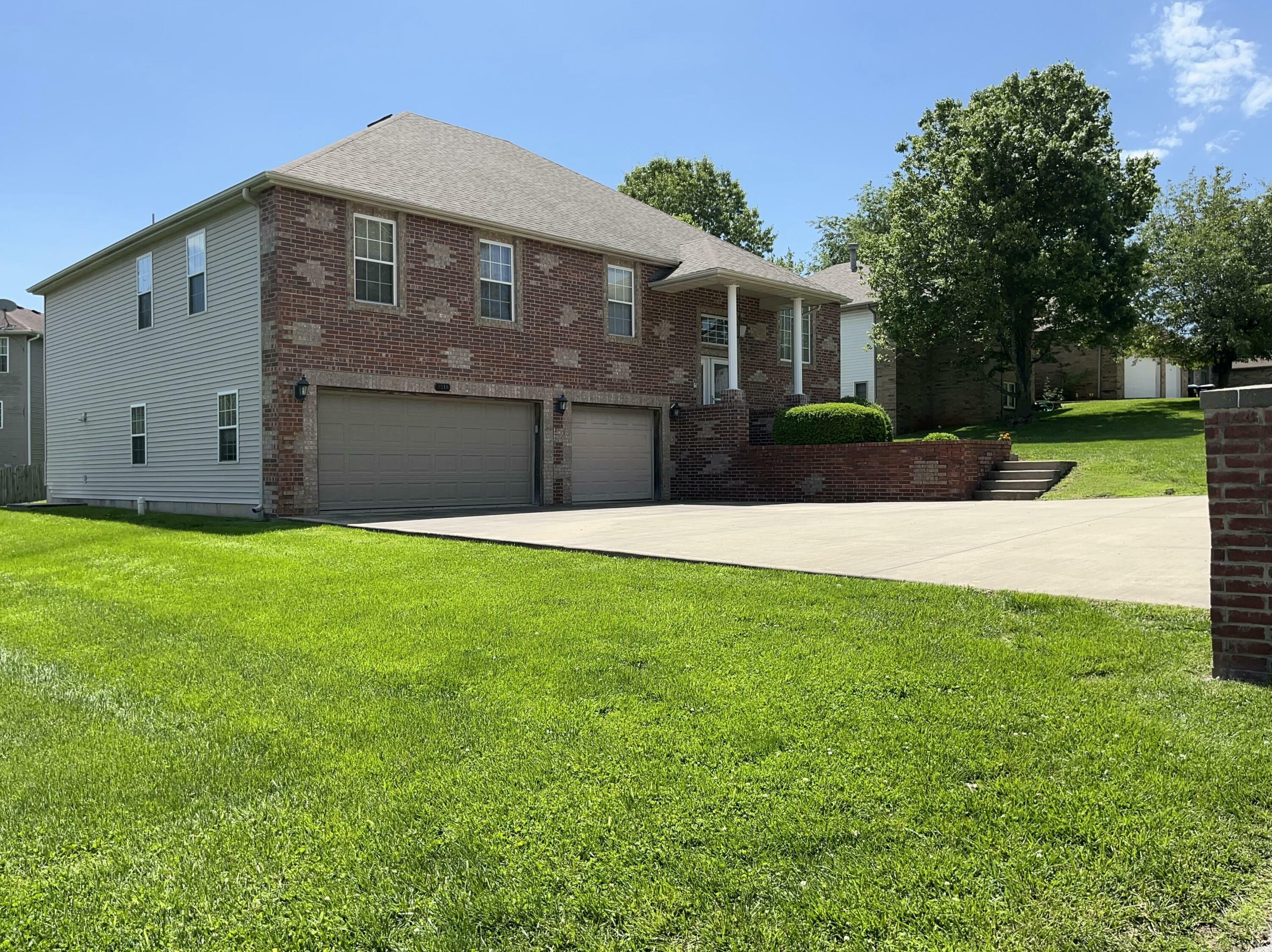 Property Photo:  1518 Stagecoach Court  MO 65714 