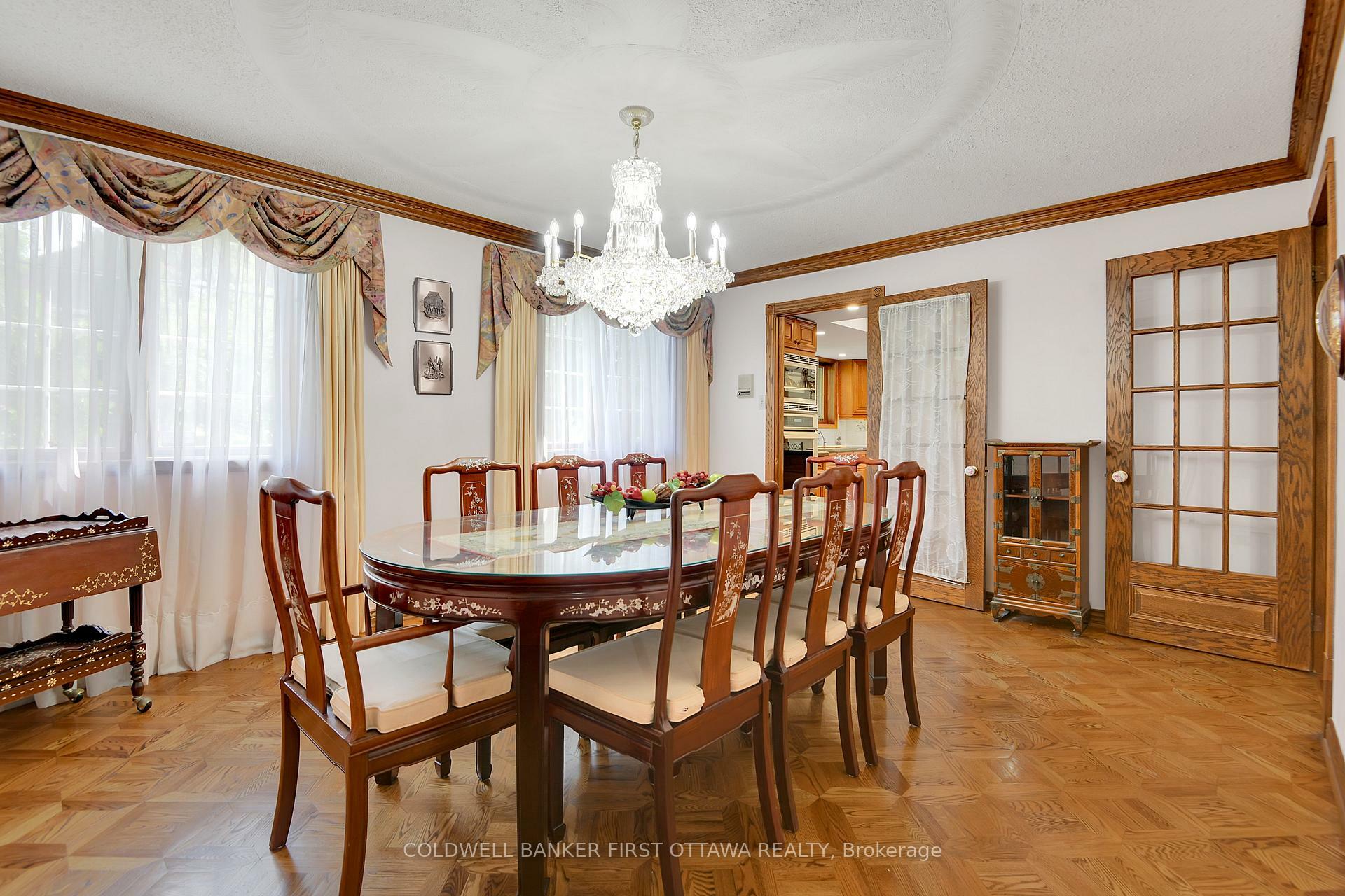 Photo de la propriété: 8 Woodsia Avenue ON K2R 1A9