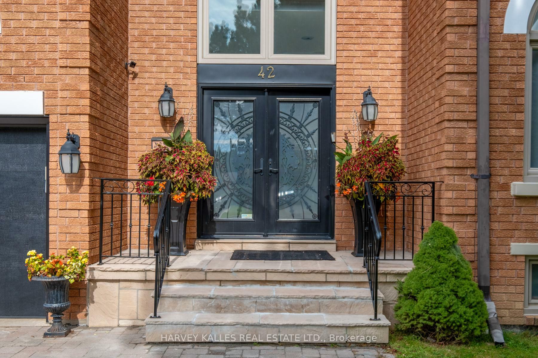 Property Photo: 42 Grangemill Crescent ON M3B 2J2
