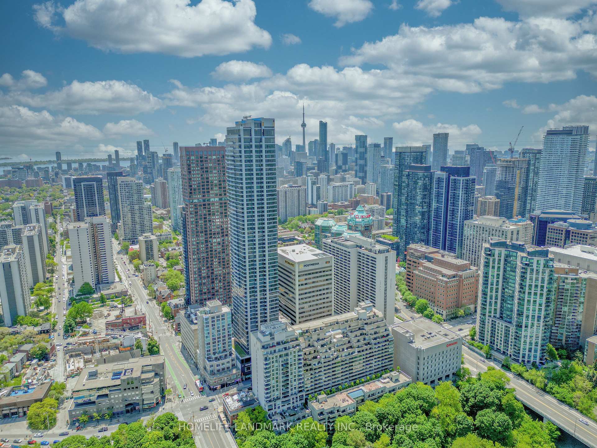 Property Photo:  395 Bloor Street E 4308  ON M4W 1H7 