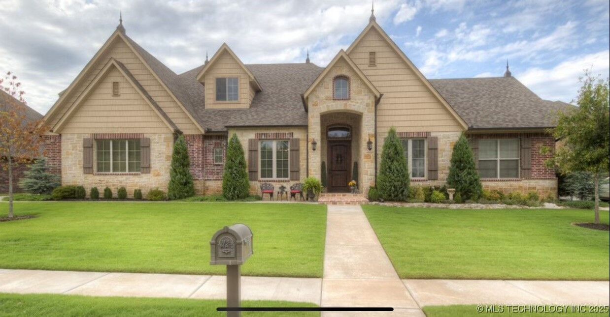 Property Photo: 10427 E 125th Place S OK 74008