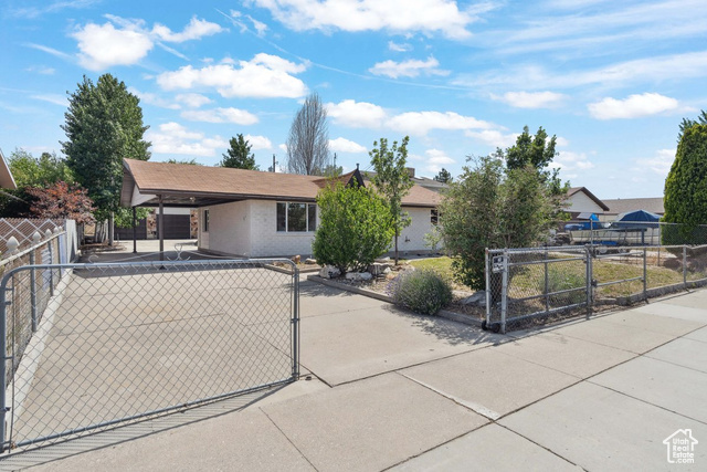 Property Photo: 760 E 8080 S UT 84094