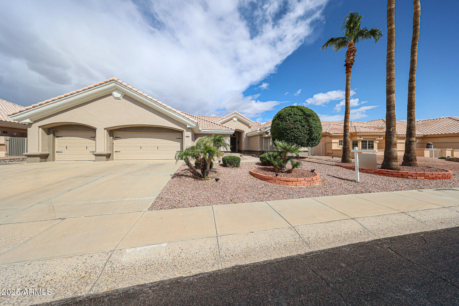 Property Photo:  22609 N Dusty Trail Boulevard  AZ 85375 