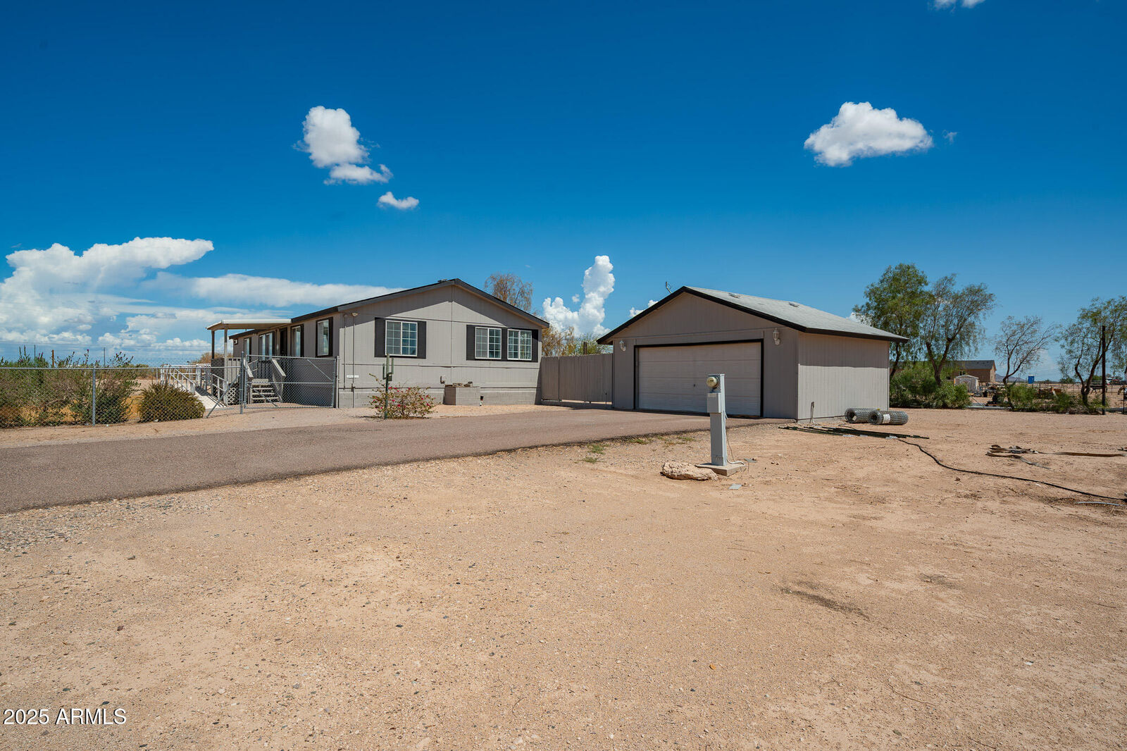 Property Photo:  2027 S 336th Lane  AZ 85354 