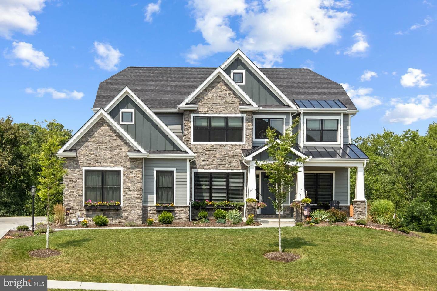 Property Photo: 1537 Grand Oak Lane Bp PA 19061