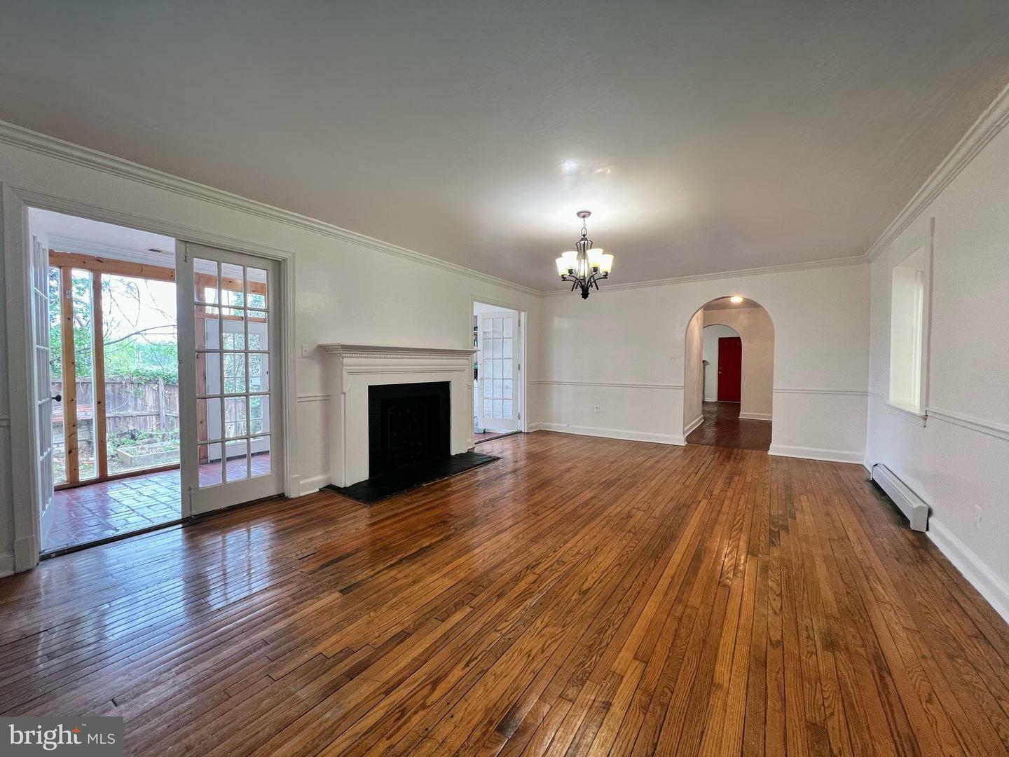 Property Photo: 301 Loureiro Lane MD 20745