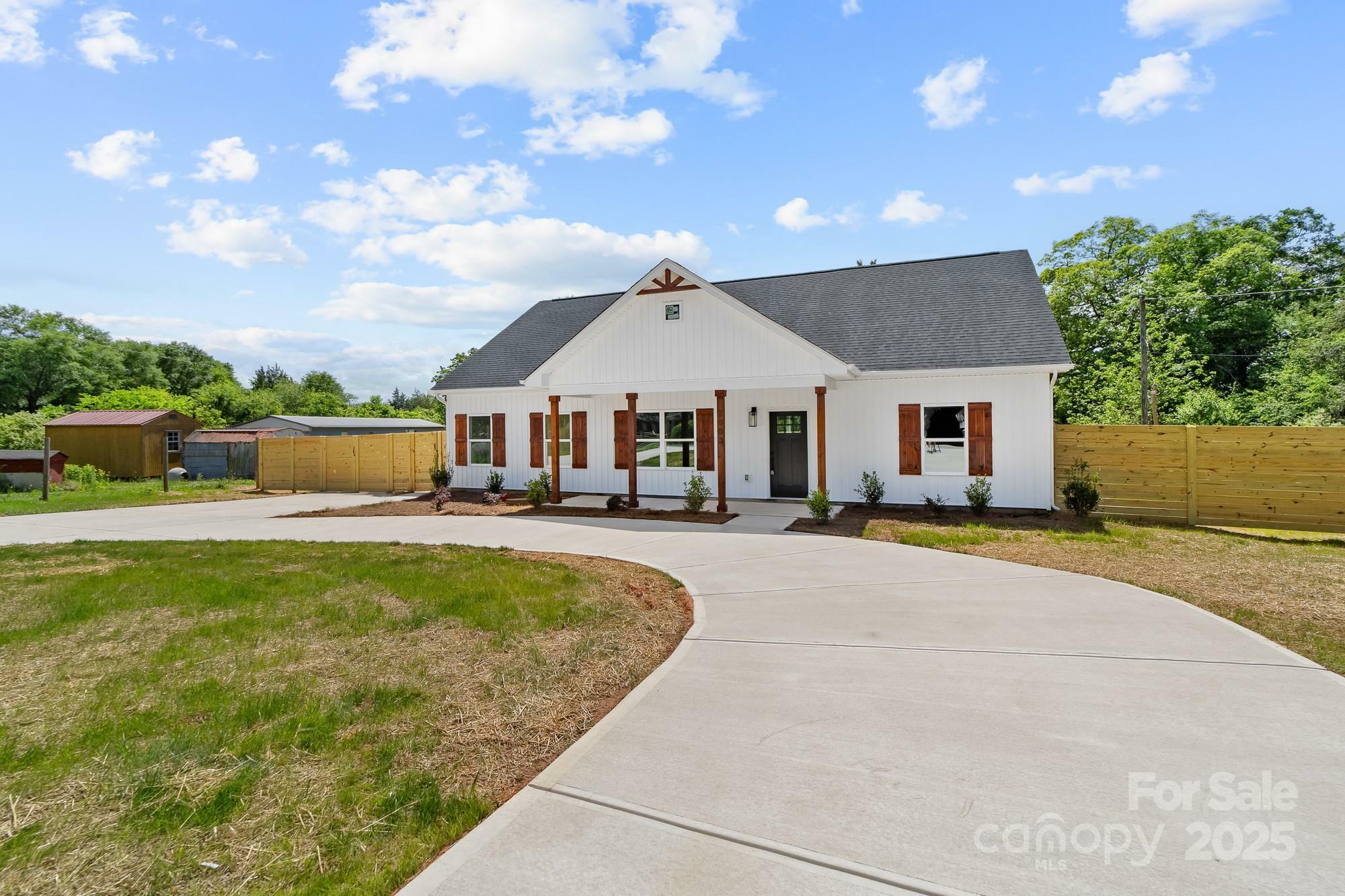 Property Photo: 2363 Reepsville Road NC 28092