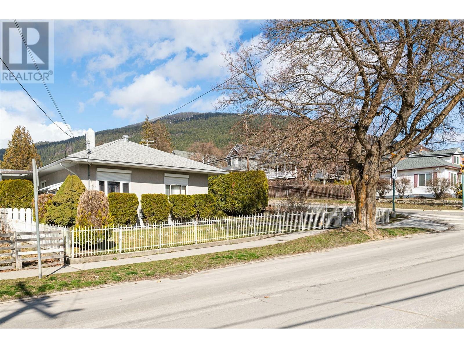 Photo de la propriété: 407 10th Avenue North BC V0B 1G4