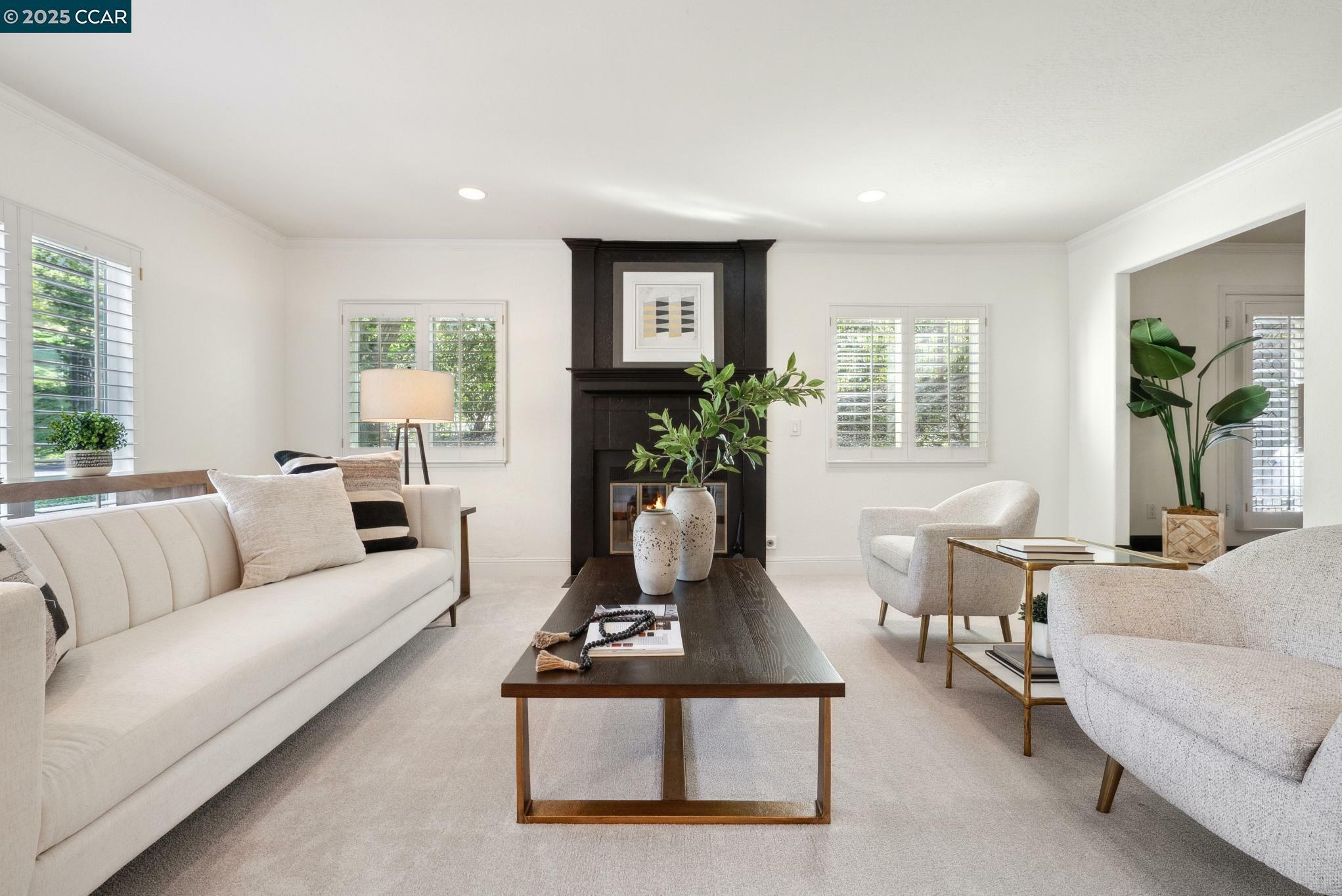 Property Photo: 17 Robbins Pl CA 94507