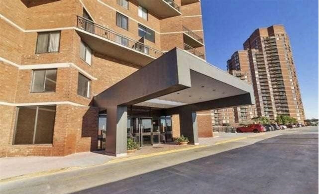 Property Photo:  1223 Harmon Cove Tower 1223  NJ 07094 