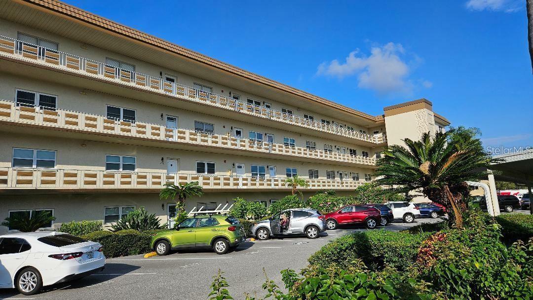 Property Photo: 5725 80th Street N 107 FL 33709