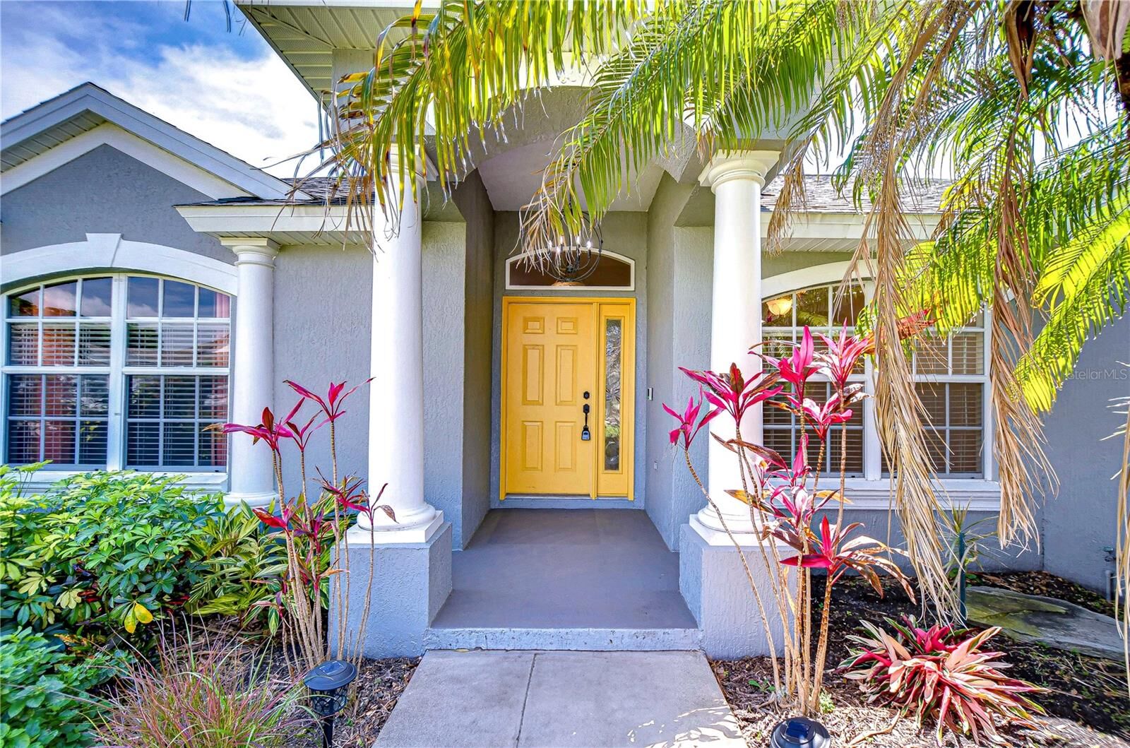 Property Photo:  3518 Remington Oaks Way  FL 33810 