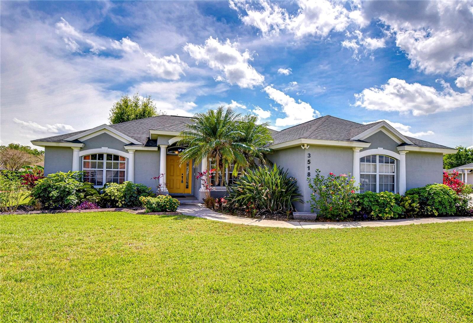 Property Photo:  3518 Remington Oaks Way  FL 33810