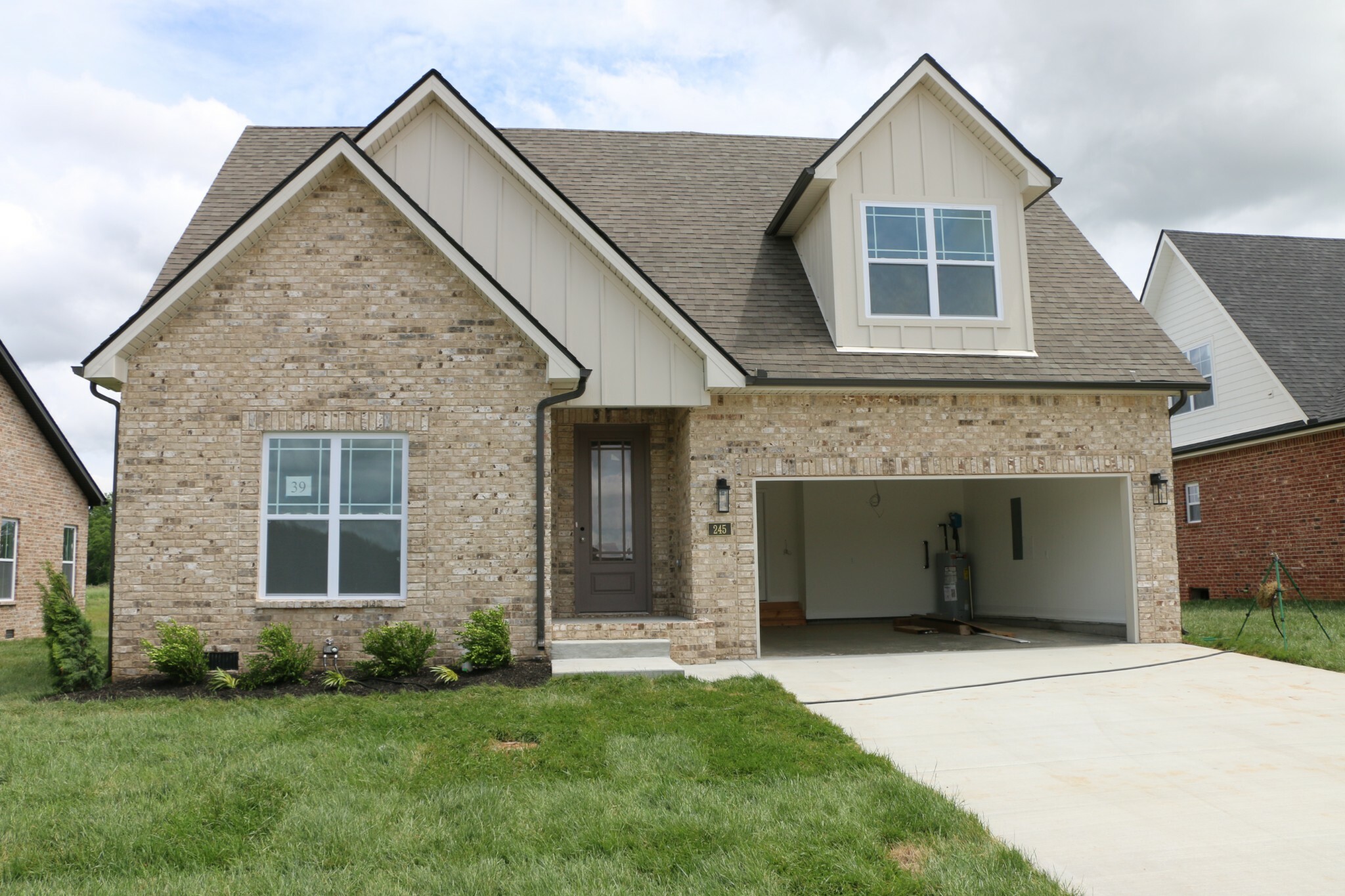 Property Photo: 39 Park At Oliver Farms TN 37043