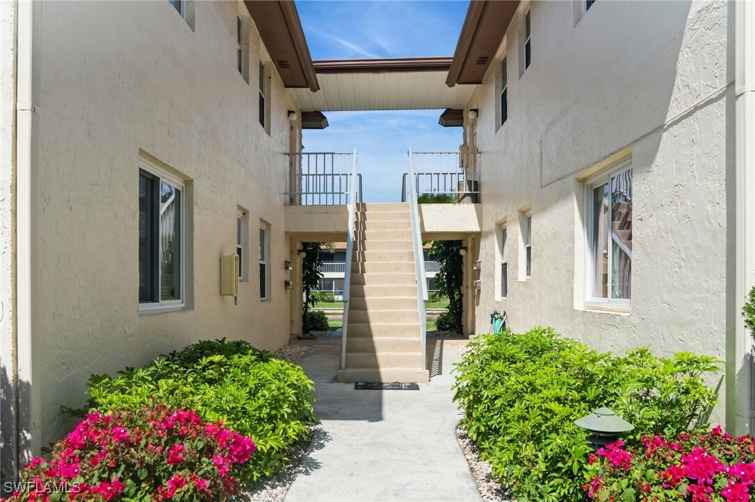 Property Photo: 1155 Sandpiper Street B3 FL 34102