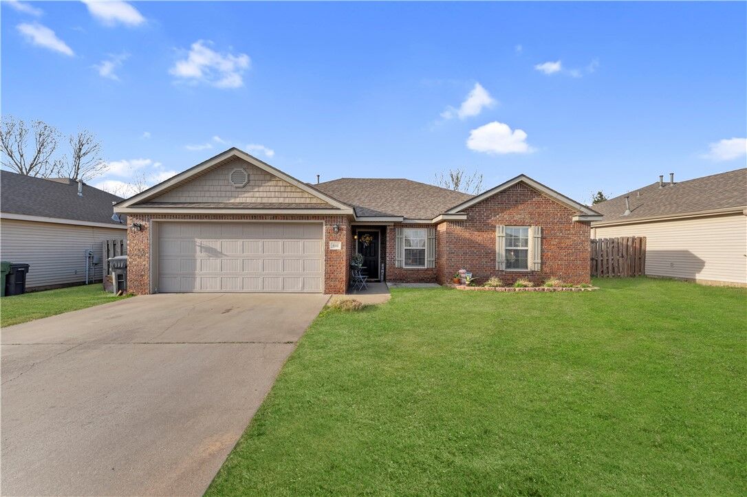 Property Photo:  407 E McCann Road  AR 72758 