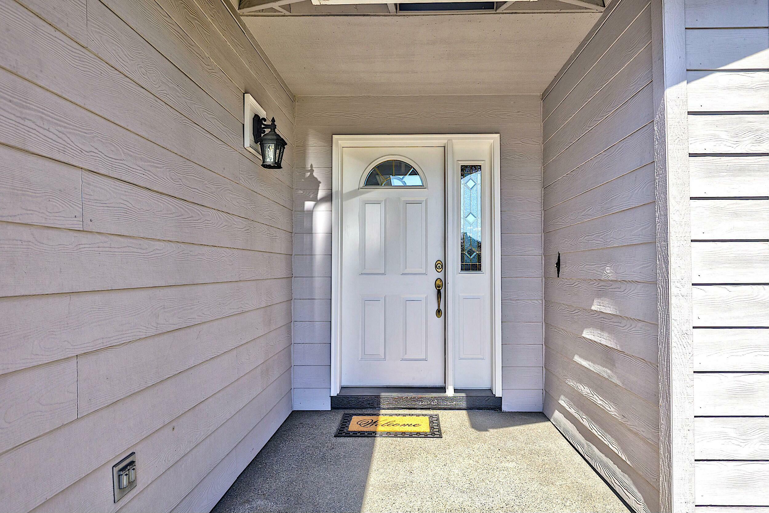 Property Photo: 844 Gold Court OR 97527