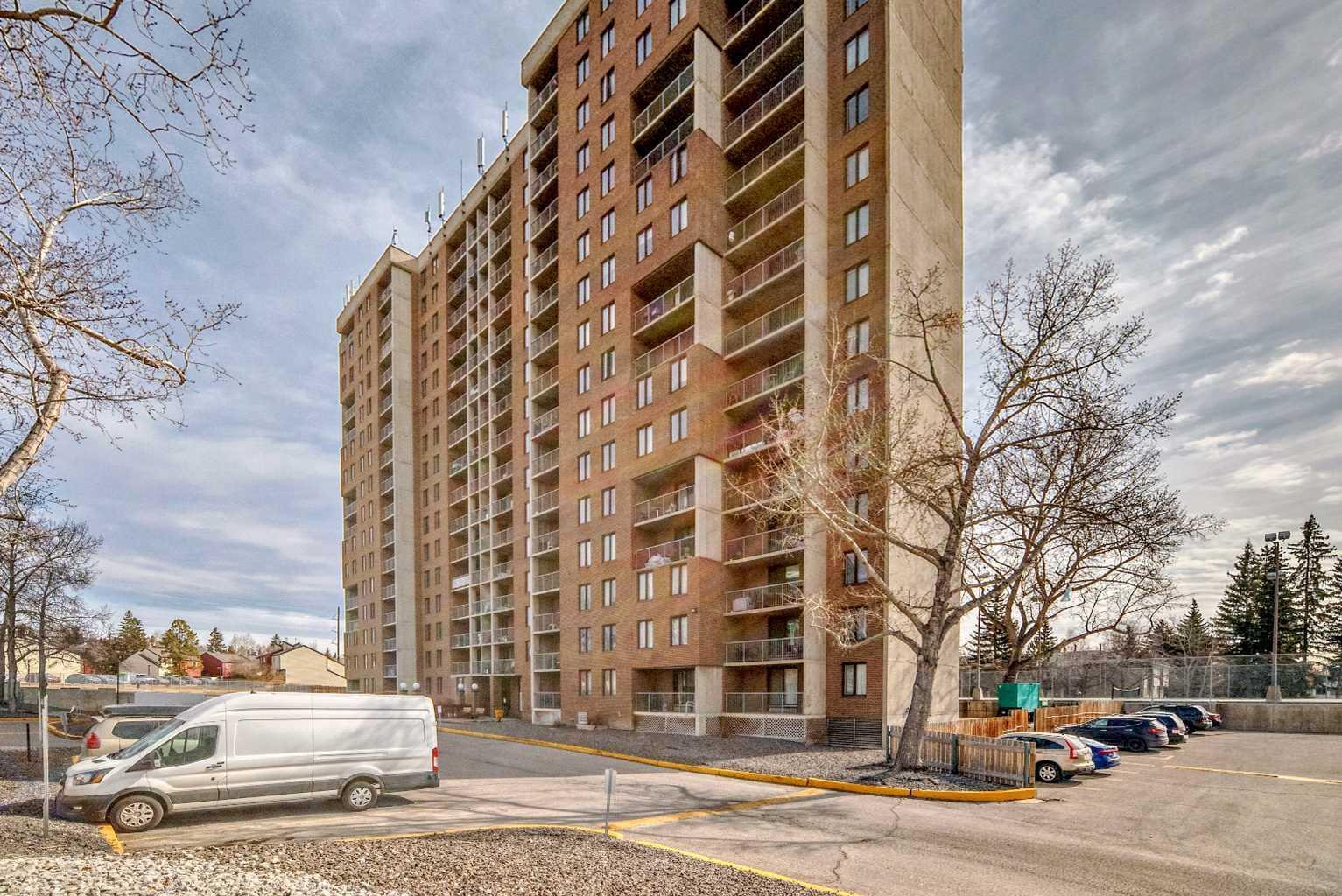 Photo de la propriété: 4944 Dalton Drive NW 1012 AB T3A 2E6