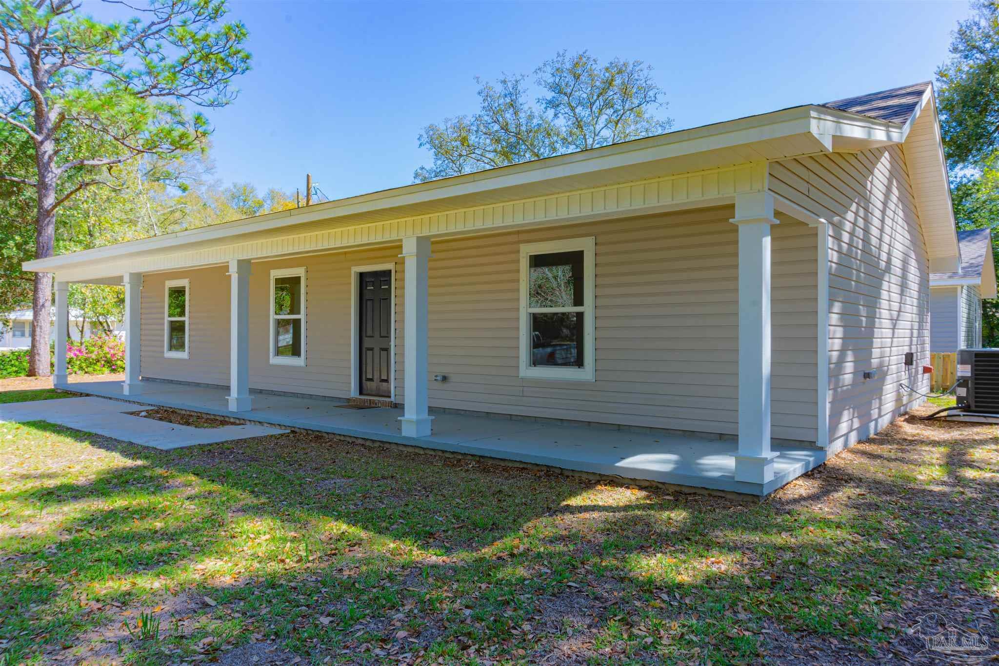 Property Photo: 4651 Kingston Dr FL 32526