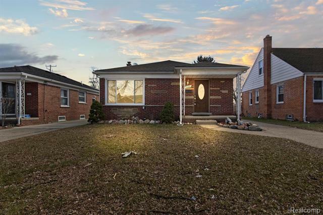 Property Photo:  7000 N Lafayette Street  MI 48127 