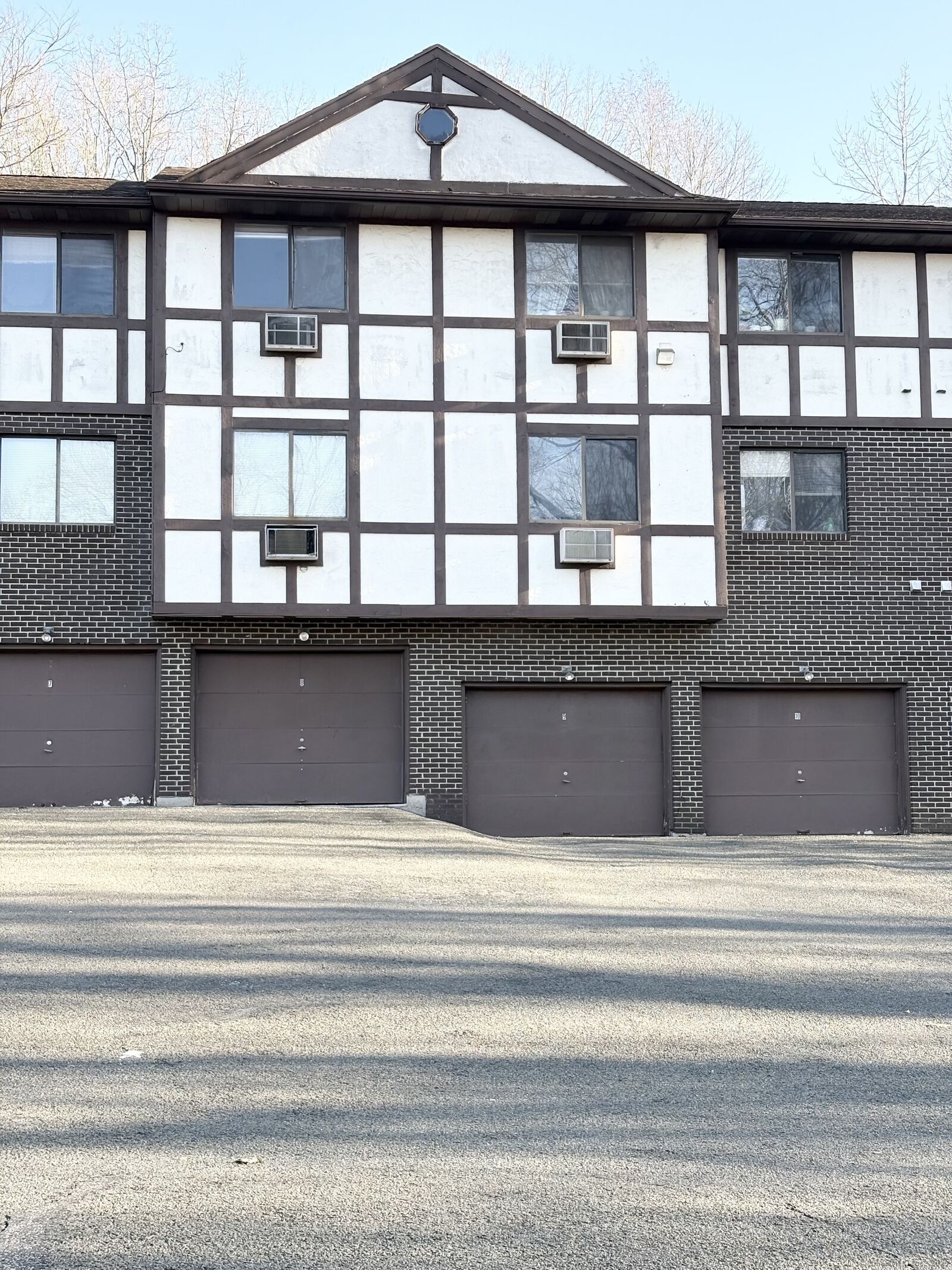 Property Photo:  264 Scott Road Apt 8  CT 06705 