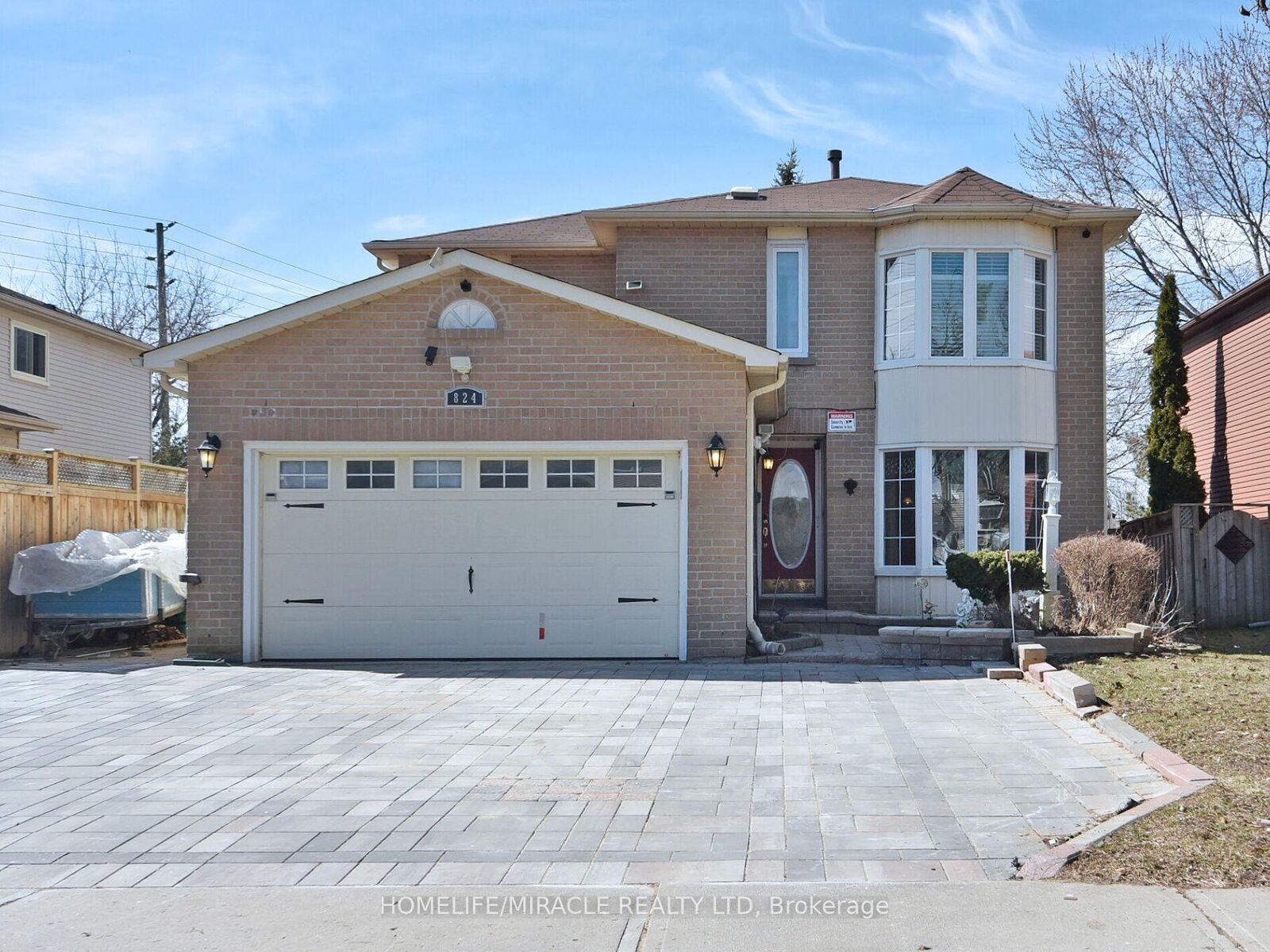 Property Photo:  824 Crowells Street  ON L1K 1X3 