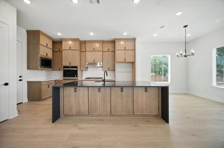 Property Photo:  12109 Fennec Way  TX 78758 