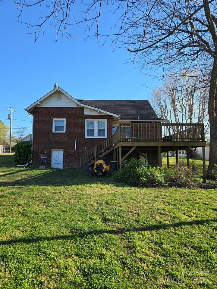 Property Photo: 307 Gold Hill Avenue NC 28138