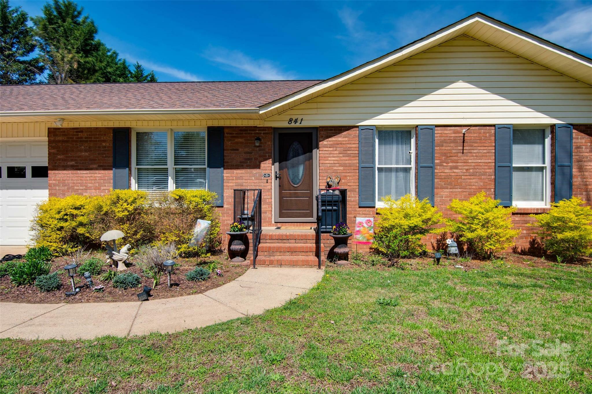 Property Photo: 841 E Zion Church Road NC 28150