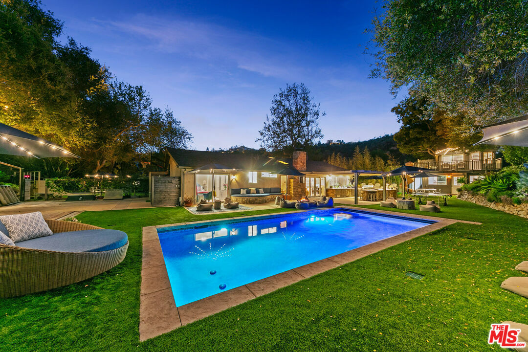 Property Photo: 30603 El Sueno Dr CA 90265