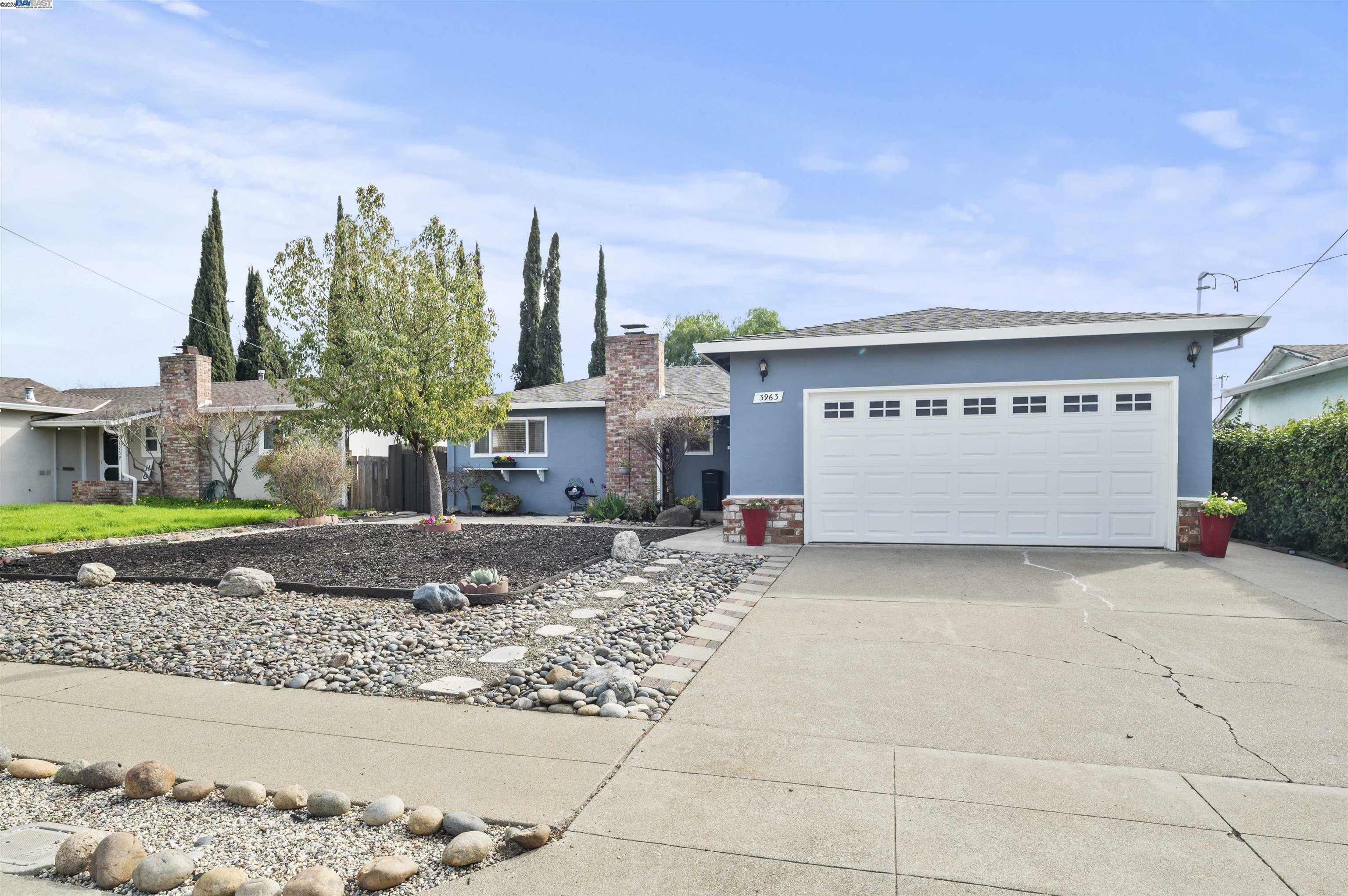 Property Photo:  3963 Yale Way  CA 94550 